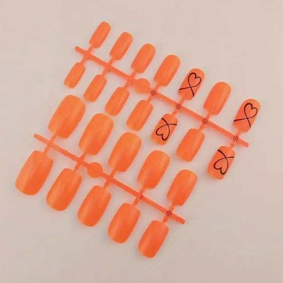 52) NWT Press-On Nails - Picture 2 of 4